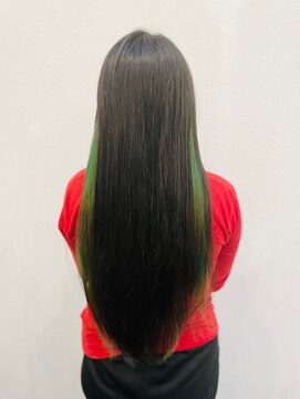 ペスコペスカ(PESCO PESCA) Vカットロングレイヤー。30代からの上質艶で勝負+ポイントカラー