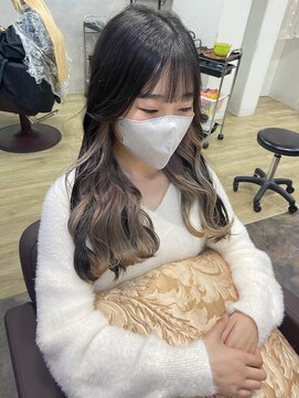 ロア 福岡天神本店(LORE) ホワイトベージュカラー