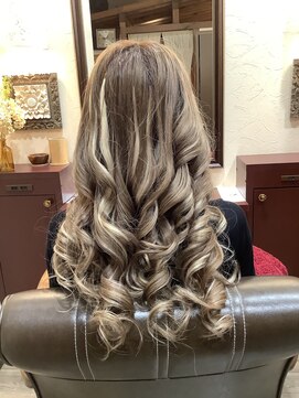 ドリーバンスアポロ 秦野 ハイトーンカラー/イメチェン/ロング/ホワイトグレージュ