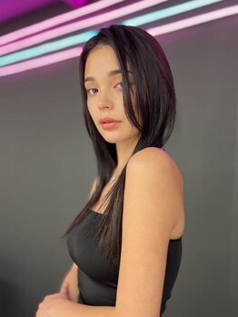 ディア  バイ  ディーアンドティー(DIA by D&T)の写真/毛先まで自然な仕上がりを叶える[美髪ストレート]と[縮毛矯正]が人気☆感動の仕上がりをあなたに‥♪
