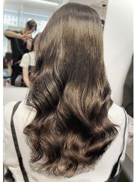 ジエクトカナウ 大阪梅田店(The Ect canow) コテ巻き風パーマ　韓国風パーマ　くびれパーマ　無重力パーマ