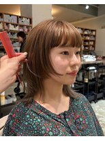 やわらかいベージュカラー