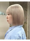 タッセルボブ切りっぱなしボブベージュカラー顔周りレイヤーボブ