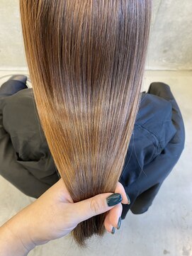 イユ(yeux) yeux【髪質改善トリートメント/韓国/学割U24/艶髪/天神/大名】