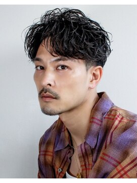 オーシャントーキョー ホワイト 原宿(OCEAN TOKYO WHITE) 刈り上げアップバングショートセンターパートスパイラルパーマ