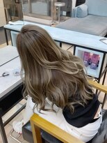 ジュイル ハラジュク(JEWIL HARAJUKU)&nbsp;上品な巻き髪に合うデザインカラー/20代/30代/40代/原宿/表参道