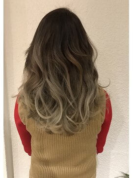 クルール バイ マーブル(COULEUR by Marble) 外国人風 ヌーディグレージュ グラデーションカラー