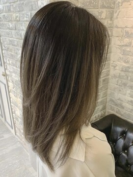 グロウ 上野御徒町(grow) 耳かけ/フォギーベージュ/マッシュウルフ/外ハネ[上野/御徒町]