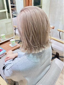 ランプ ヘアー(lamp hair) 柔らかグレージュ/ミルクティーベージュ/艶髪