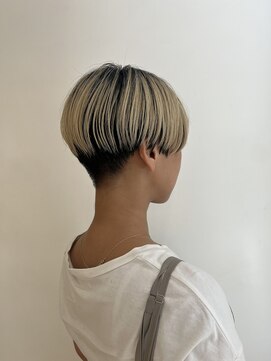 レイバイキングダム(Ley by KINGDOM) 30代40代50代刈り上げショートアンブレラカラー前髪あり