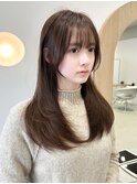 マロンベージュの重め前髪スタイル