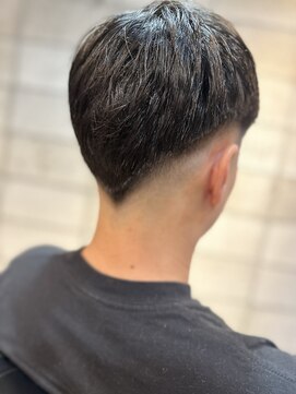 フランクスバーバー アンド ビアークラブ(FRANK'S BARBER and BEER CLUB) Vフェード