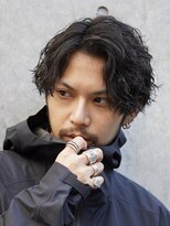 レタッチバイフィフス(RETOUCH by fifth)&nbsp;メンズツーブロック緩めツイストスパイラルパーマセンターパート