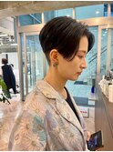 黒髪ハンサムショート ・刈り上げ