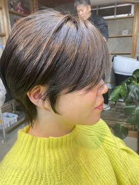 イー(E) ハンサムショート