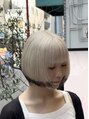 アンブル リュクス 池袋(amble luxe)&nbsp;上質なホワイトハイトーンに毛先だけ黒のエンドカラーで個性up