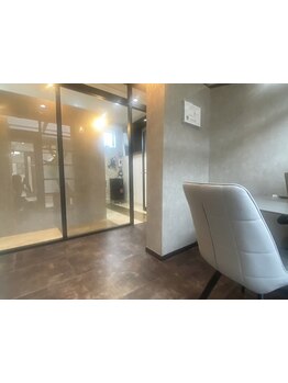 《完全個室プライベートサロン》周りを気にせず施術を受けられる極上空間で、心も体も癒されて...*