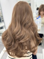 アマトウキョウスマートサロン(AMA TOKYO×Smart Salon) ヘーゼルベージュ ブリーチなし レイヤーカット 海外風