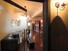 神宮前郵便局の隣のビルの２階でお待ちしております