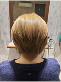 ショートボブ