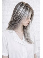 アンディー(&dy)&nbsp;ホワイトシルバーハイライト×髪質改善トリートメント