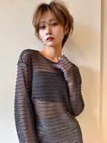 ニア(nir.)&nbsp;20代30代40代小顔ひし形くびれミディアムショート