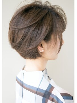 ローラン(ROULAND) 大人女性にオススメなフォルムが美しく見えるショートボブ