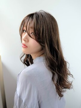ルティア(Lutia) 流しバング ゆるふわウェーブ★★