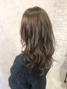 パルフェ ヘアー バイ オーク 九大学研都市(parfait hair byOAK) フォギーベージュ×セミロングレイヤー