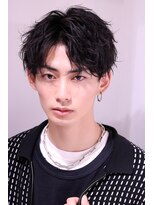 ネイビー(NAVY)&nbsp;センターパート ツイストスパイラル 波打ちパーマ 社会人 30代