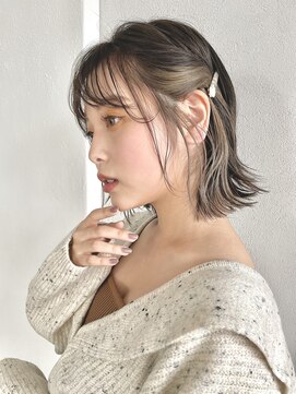 フィエル(Fier) 堀江/くびれボブにベージュのイヤリングカラーにピンアレンジ◎