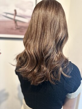 マリン(Marine) 20代30代ケアブリーチ細かめハイライトデザインカラー