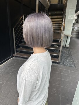 ロンド レア 天神大名店(Lond Le’a) ダブルカラーシルバーグレー透明感カラーケアブリーチハイトーン