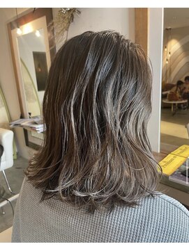 キュア(cure) 人気ナンバーワン・透明感カラー