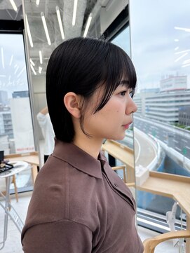 ビューナゴヤ 名駅(VIEW NAGOYA) 美髪シアーカラーピンクブラウンショートカット切りっぱなしボブ