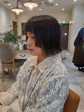 ラボヌールヘアーグレース 門前仲町店(La Bonheur hair grace) 【grace三瓶】切りっぱなしボブ/カーキアッシュ