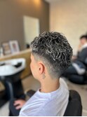 メッシュ、オールバックパーマ