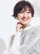 ピークアブー 銀座中央通り(PEEK-A-BOO) ひし形シルエットのマッシュショート