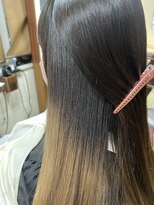 アローズ(arose)&nbsp;インナーカラーあり縮毛矯正