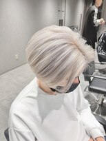 テクト バイアッシュ 吉祥寺店(Tect by Ash)&nbsp;センターパートホワイトブリーチホワイトシルバーカラー