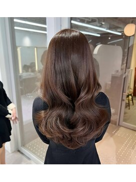 クム(kumu) レイヤーカット/顔まわり/前髪カット/くびれ巻き/名古屋/栄