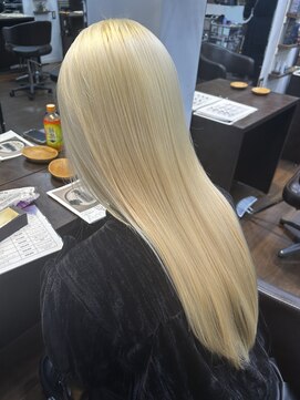 ルアナ エクステ 名古屋栄店(Luana.) ホワイトベージュ × 透明感ストレートロング