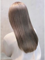 オルバイマグ(oru by mag)&nbsp;似合わせ小顔カットブリーチカラーミルクティーベージュロング