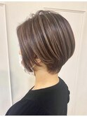 ショートボブ×クリアベージュ