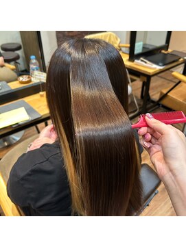 シキオリ(SHIKIORI) 圧倒的なツヤ感。まとまりのある美髪へ◎