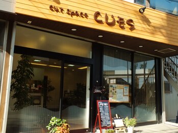 cut space CUES【カット　スペース　キューズ】