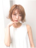 無造作カールフェミニンボブ 斜めバング 小顔 ミルクティー
