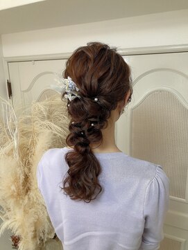 アチーブ エムプラス 茶屋町店(Achieve m +) ブライダルヘアセット 【ドライフラワー付き編みおろし】