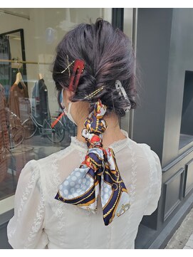 ヘアーアイスカルテット(HAIR ICI QUARTET) アレンジ 編み下ろし スカーフ