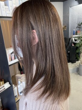 シュウ(SHU) ミディアムロングレイヤー♪